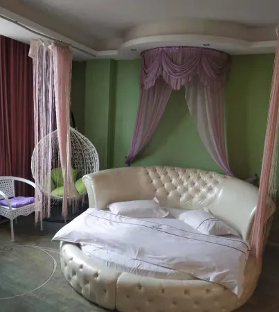 Ruida Theme Hotel, Ludian Отели в г. Лудян