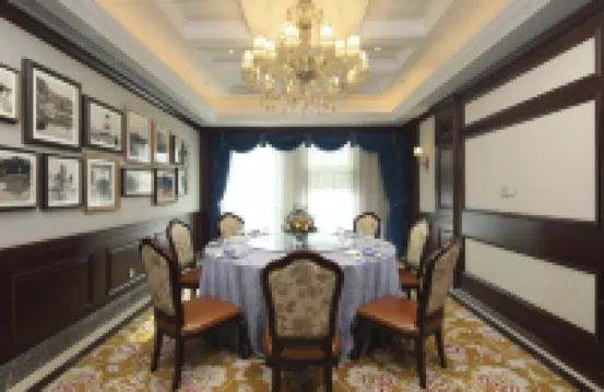 Slender West Lake Zhongji Executive Apartments