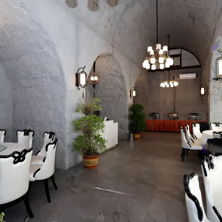 Yilu Hotel