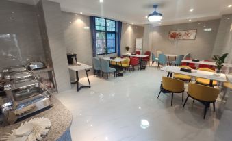 Yazhi Jixiang Hotel