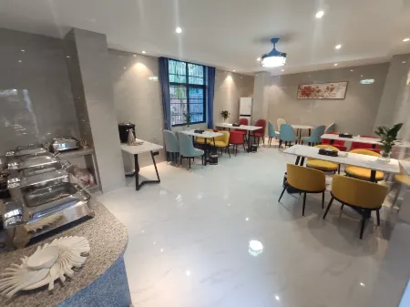 Yazhi Jixiang Hotel Отели рядом со станцией Xingguo Railway Station