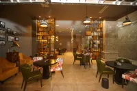 James Joyce Coffetel Hotel (Xinji International Leather City)