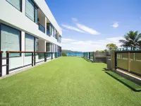 Phi Phi Nice Beach Hotel Hip Các khách sạn gần Hang Viking