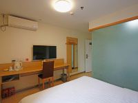 7天连锁酒店(成都望江楼万达广场店) - 高级大床房