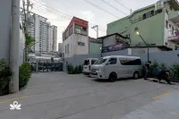 IHotel Uptown BGC - 3-Star