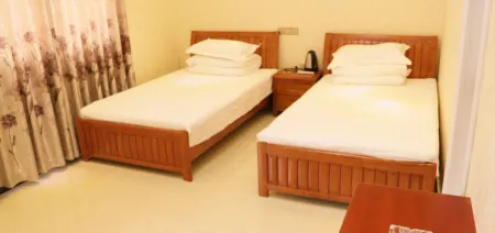 Gangu Leyuan Hotel Отели рядом с достопримечательностью «Tomb of Jiang Wei»