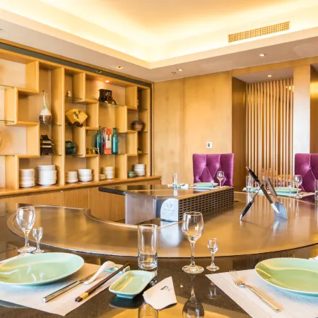Qinhuangdao Arcadia Seaside Holiday Hotel