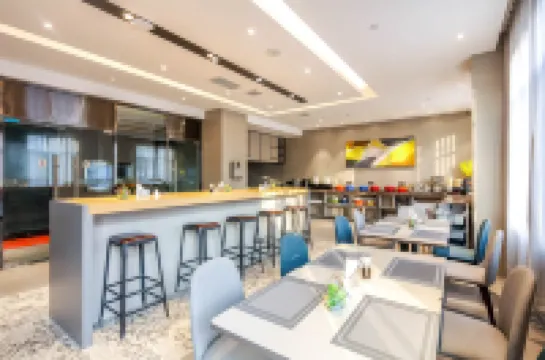 Homeinn Selected Hotel (Yangquan Binhe New World Commercial Plaza)