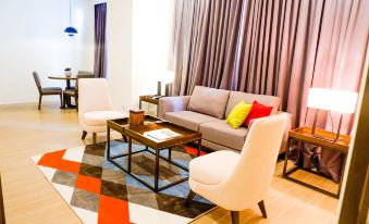 4. Hotel Lu..