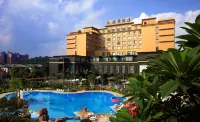 Foshan Panorama Hotel Hotel dekat Jun'an Station