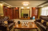 Luoman Holiday Inn Manzhouli Hotels in 