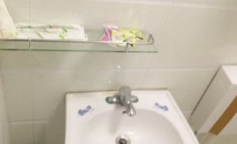Jishou Yixin Hotel