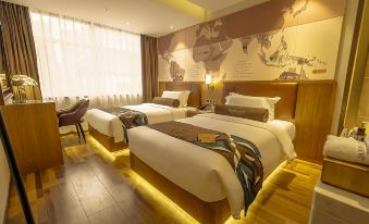 James Joyce Coffetel (Shenyang North Railway Station, Qishan Road Metro Station)