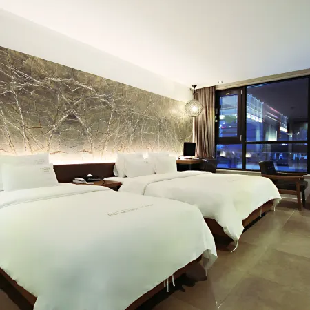 Masan Almond Hotel فنادق في تشانغوون