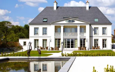 Hôtel la Ramade Отели в г. Авранш