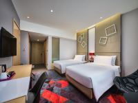 绿地铂骊Q酒店(上海浦东机场店) - 标准双床房