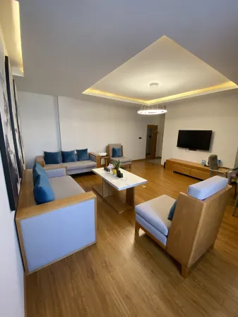 Xiangyun Longde Hotel (People's Hospital Branch) Отели рядом с достопримечательностью «Xianghe Square»