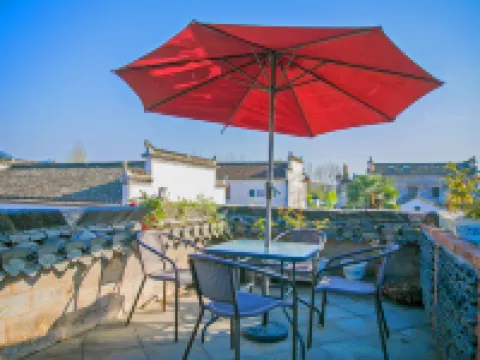 宏村黛晴房·南湖邊徽州古風體驗民宿 黟県のホテル