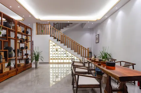 Ming Ting Inn (Jianshui Ancient Town Small Train Store) Отели рядом с достопримечательностью «Chaoyang Tower»