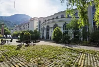 Zhashui Zhongnan Impression Hotel Отели в г. Чжашуй