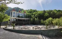 Zhashui Zhongnan Impression Hotel Отели в г. Чжашуй