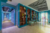 Yueyanglou • Huaman Hotel (Food Street Nanhu Peninsula Branch) - romantici