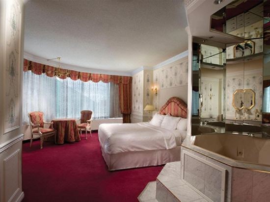 Fantasyland Hotel Edmonton Updated 21 Price Reviews Trip Com