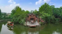 Chengdu Longyin Hotel (Huanglongxi Happy Idyll) Water-powered Roller of Family Chen 주변 호텔