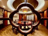 Elegance Hotel