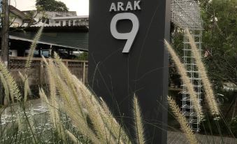 Arak 9