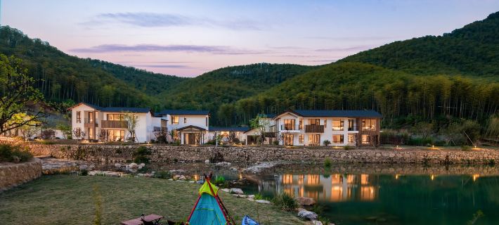 Tingjian·Shanchuan Luxury Wild Stream Trekking Homestay (Anji Cloud Grassland Branch) Hotéis em Condado de Anji