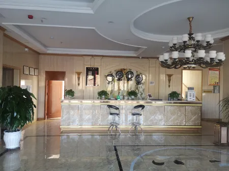Jishishan Jindu Business Hotel Отели рядом с достопримечательностью «Jishi Pass»