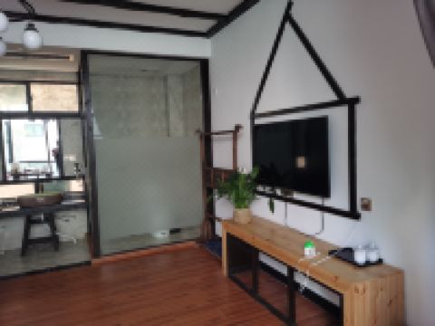 重渡沟月半弯酒店 - 精致家庭房