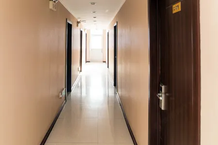 Yuekelai Express Hotel Отели рядом с достопримечательностью «Li Dazhao Memorial Hall (South Gate)»