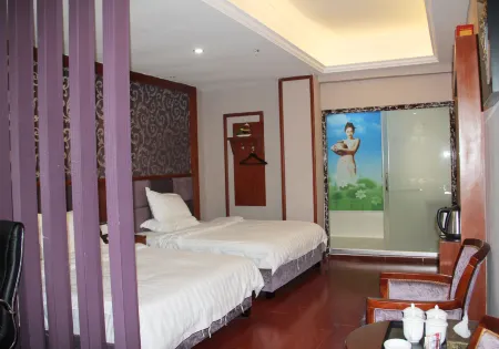 Laiyin Business Hotel Отели в г. Дунюань