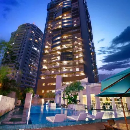 éL Hotel Jakarta Отели рядом с достопримечательностью «Торговый центр Sunter Mall»