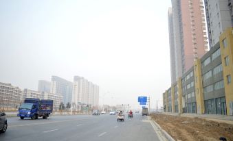 Rujia Huayi Selected Hotel (Cangfeng Road Branch of Hebei Normal University)