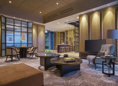 GUIYANG CENTURY HOTEL Отели рядом с достопримечательностью «Guizhou Open University (New Campus)»