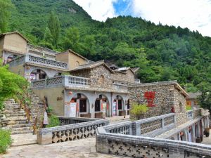 雲丘山窯洞大院