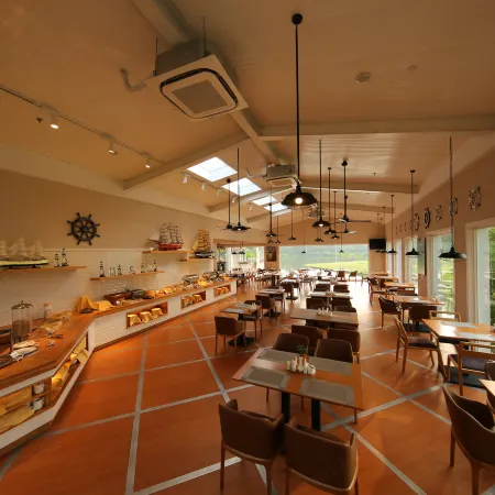 Oriental Land Resort (Hotel) Отели рядом с достопримечательностью «Парк Ориентал-Лэнд»
