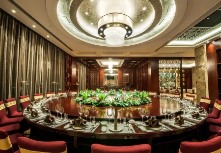 Red Forest Hotel Отели рядом с достопримечательностью «Yichun Drum Tower»