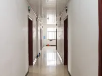 Fengqiu Yixiao Homeland Hotel