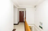 80  Hotel