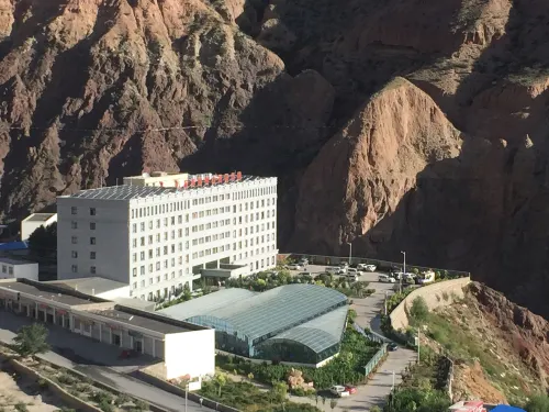 Duola Shenshan Hot Spring Hotel Hotels in Baxoi