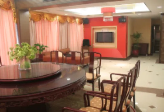 清遠湖濱步步高酒店