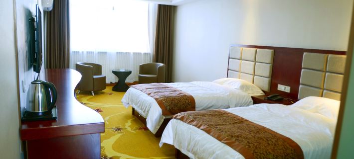 Colorful Danxia Tianyuan Hotel (Linze Railway Station) Hotels in Linze