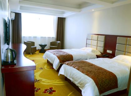 Colorful Danxia Tianyuan Hotel (Linze Railway Station)