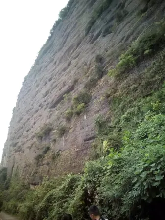 Jiange Tianen Hotel Отели рядом с достопримечательностью «Cuiyunlang»