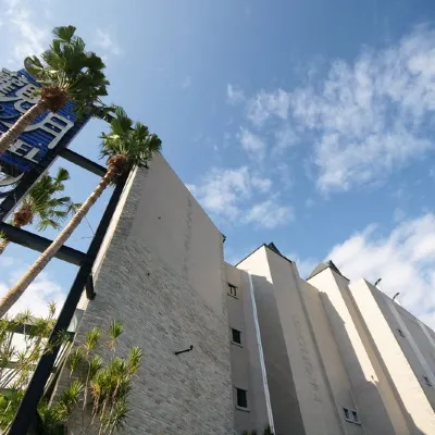 Moon Area Motel Hotels near Janfusun Fancyworld