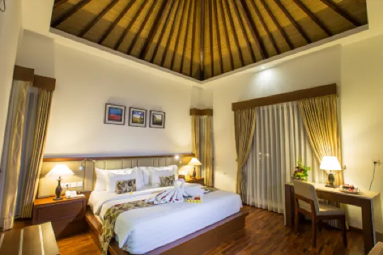 The Astari Villa and Residence Отели рядом с достопримечательностью «Pantai Muaya»